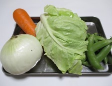 春野菜とソーセージ　材料①