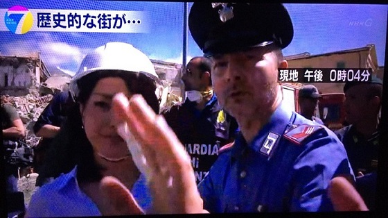 NHKのニュースでイタリア地震の中継、現地で必死の救助活動の邪魔をしたみたいで現地の男性が声を荒げ、警官には制止されて映像が途切れた。そんな事してはいけないというのを、地震国なのに未だに分かっていないの