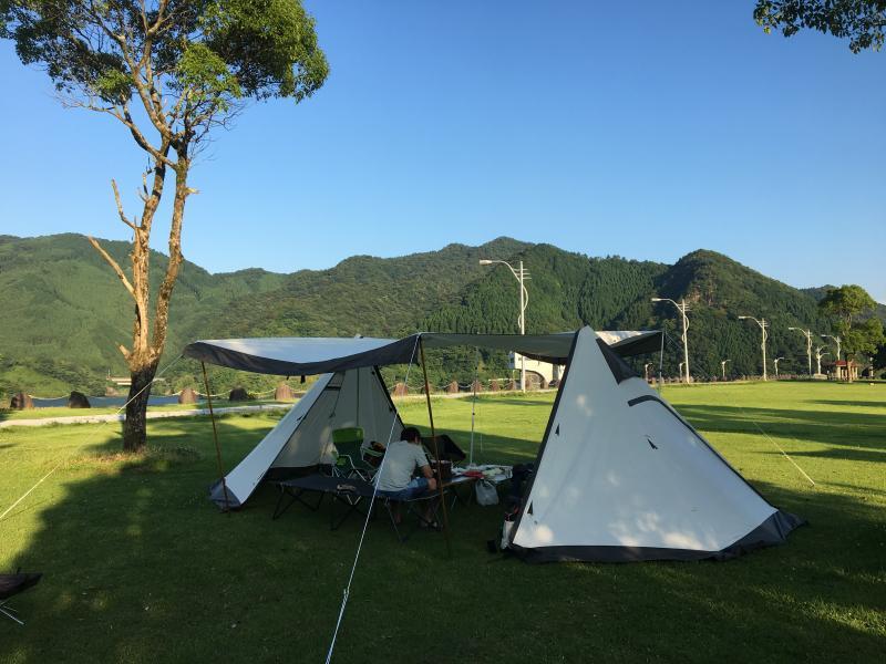我が家のキャンプ道具紹介 テント編 ツインピルツフォークｔ ｃ いつのまにかキャンプにハマりました