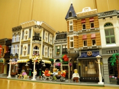 MITAKENの部屋 LEGOレビュー ＃10255 にぎやかな街角（Assembly Square）