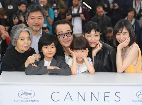 第71回カンヌ国際映画祭、是枝裕和監督の『万引き家族』が最高賞となるパルムドールを受賞する快挙 … 日本人の受賞は1997年の今村昌平監督作『うなぎ』以来21年ぶり
