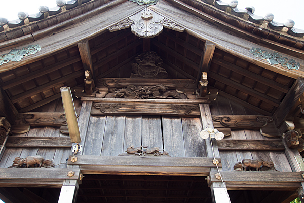 藤高神明社拝殿の彫り物