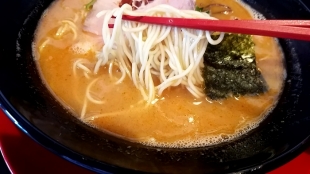 豚丸　ﾗｰﾒﾝ赤　麺ｽｰﾌﾟ
