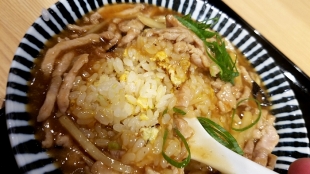 竜胆　肉炒飯 (2)