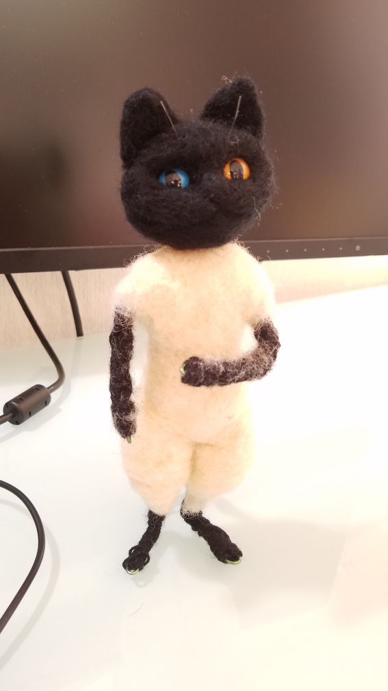 羊毛フェルトで黒猫さんの胴体を作る - ほぼ日刊！げったま通信～モンストが生活の中心の人のブログ～